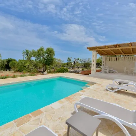 Trullo Albamarina * אוסטוני